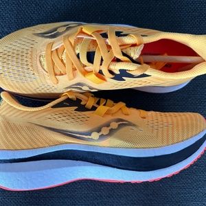 NWT Saucony Endorphin Pro 2 Running Shoes